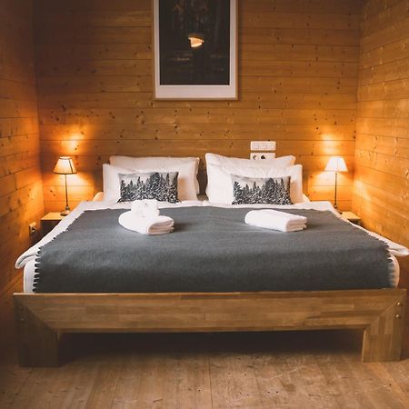 Naturnahes Familienchalet Mit Garten - Wifi - Netflix - Nur 15 Minuten Vom Chiemsee Und 35 Minuten Von Muenchen Entfernt Vogtareuth 外观 照片