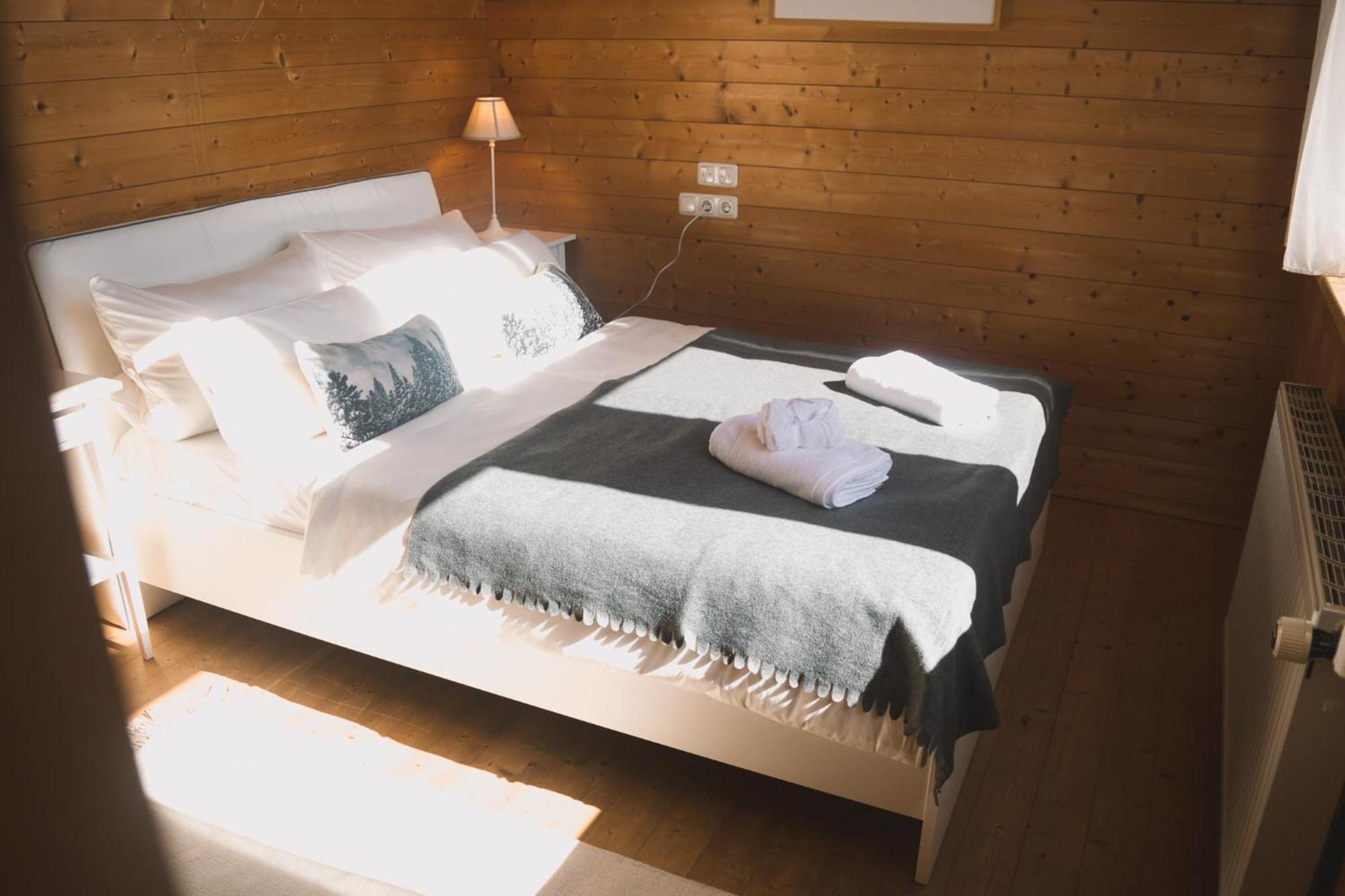 Naturnahes Familienchalet Mit Garten - Wifi - Netflix - Nur 15 Minuten Vom Chiemsee Und 35 Minuten Von Muenchen Entfernt Vogtareuth 外观 照片